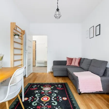 Modern 2 Bedroom With Parking Bemowo Lägenhet
