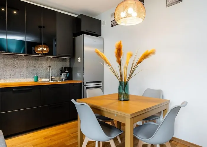 Modern 2 Bedroom With Parking Bemowo