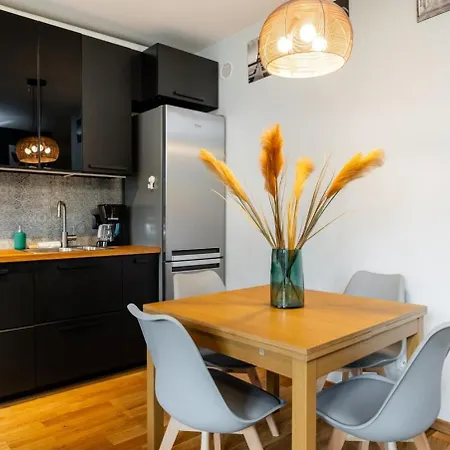 Modern 70m² With Private Garden Metro