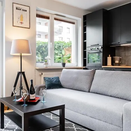 Apartment Modern 70m With Private Garden Metro *