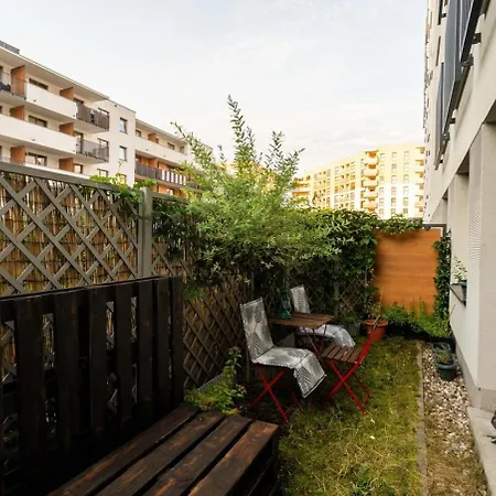 Modern 70m With Private Garden Metro Apartment Warsaw