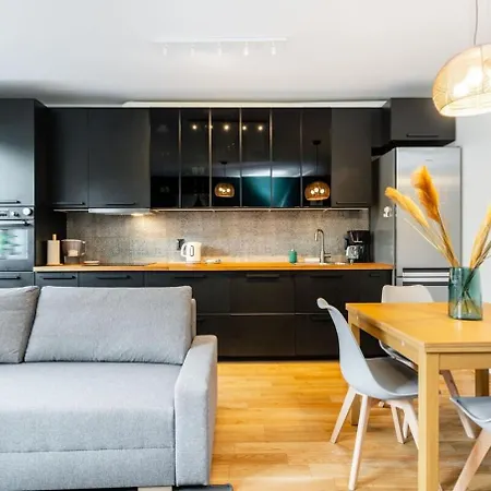 Modern 70m² With Private Garden Metro *