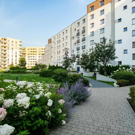 Apartment Modern 70m With Private Garden Metro Warsaw