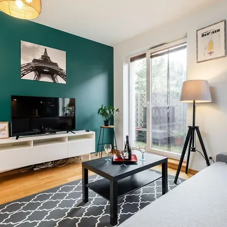 Modern 70m With Private Garden Metro *