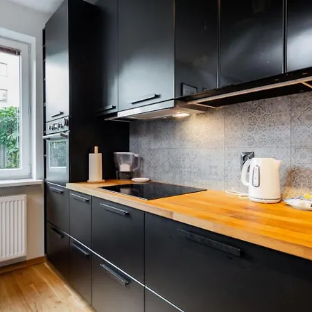 Apartment Modern 70m With Private Garden Metro Warsaw