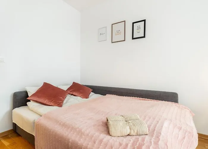 Modern 2 Bedroom With Parking Bemowo Apartamento Varsóvia